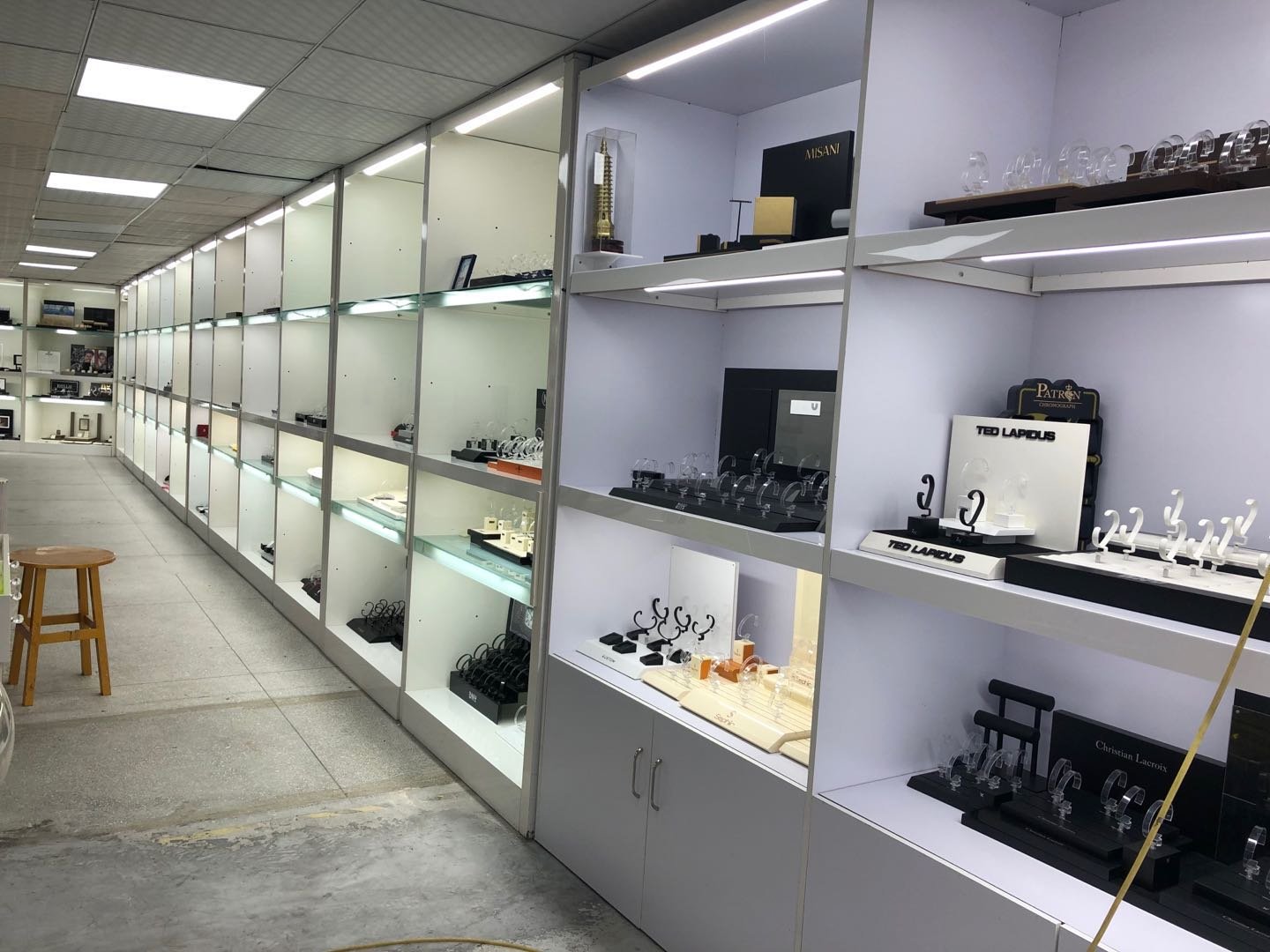 DNY Display showroom overview
