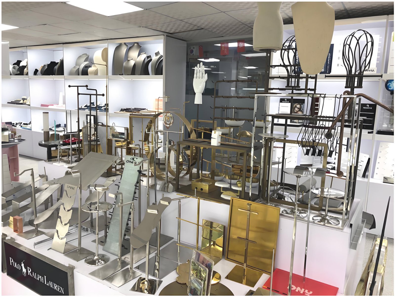 DNY Display showroom acrylic display props