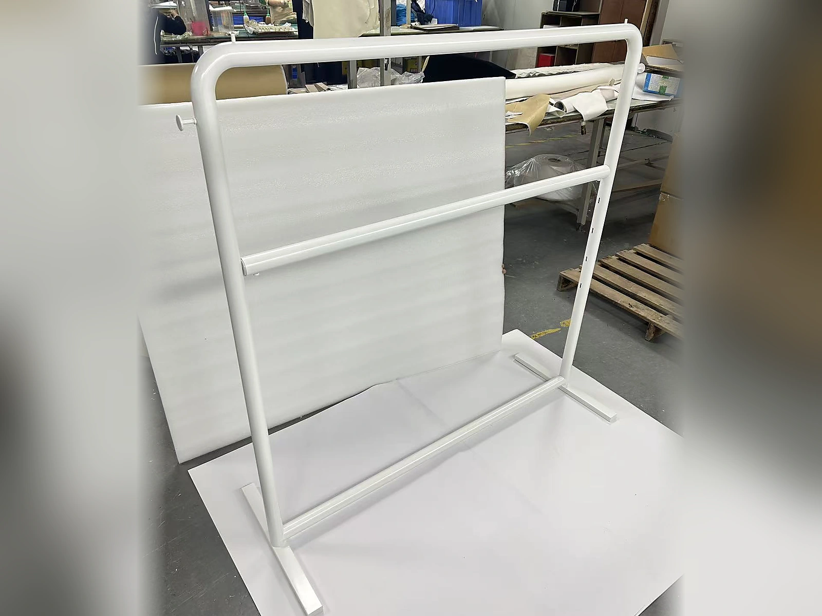 Custom Adjustable Metal Clothing Display Rack for Retail Stores